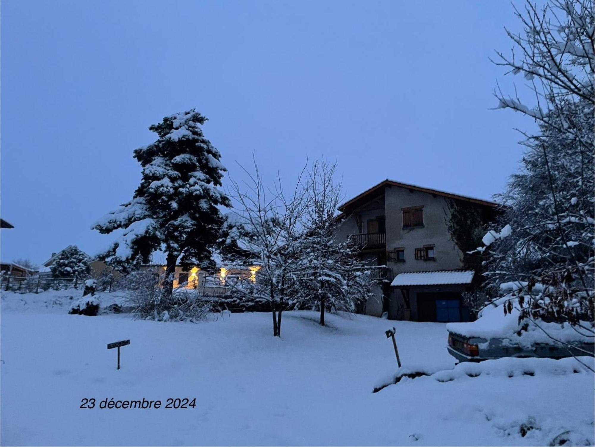 Appartement Dans Maison Brié-et-Angonnes エクステリア 写真